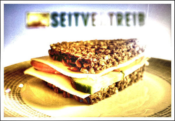 Das Lieblingssandwich von Seitvertreib: Ziegengouda an Schwarzbrot mit Tomate und Gurke